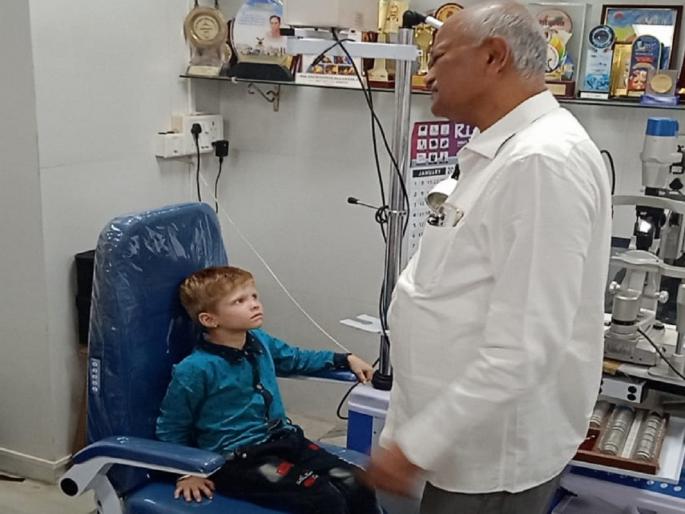 Finally the government came to Bhora's aid: J.J. Eye treatment started in the hospital | अखेर भोऱ्याच्या मदतीला सरकार धावले: जे.जे. रुग्णालयात डोळ्यावर उपचार सुरु Finally the government came to Bhora's aid: J.J. Eye treatment started in the hospital | अखेर भोऱ्याच्या मदतीला सरकार धावले: जे.जे. रुग्णालयात डोळ्यावर उपचार सुरु