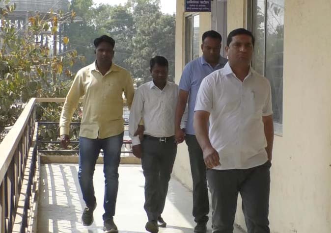 In Nashik land records clerk caught accepting bribe of Rs 40,000 | नाशिकमध्ये भूमिअभिलेखचा लिपिक ४० हजारांची लाच स्वीकारताना जाळ्यात In Nashik land records clerk caught accepting bribe of Rs 40,000 | नाशिकमध्ये भूमिअभिलेखचा लिपिक ४० हजारांची लाच स्वीकारताना जाळ्यात