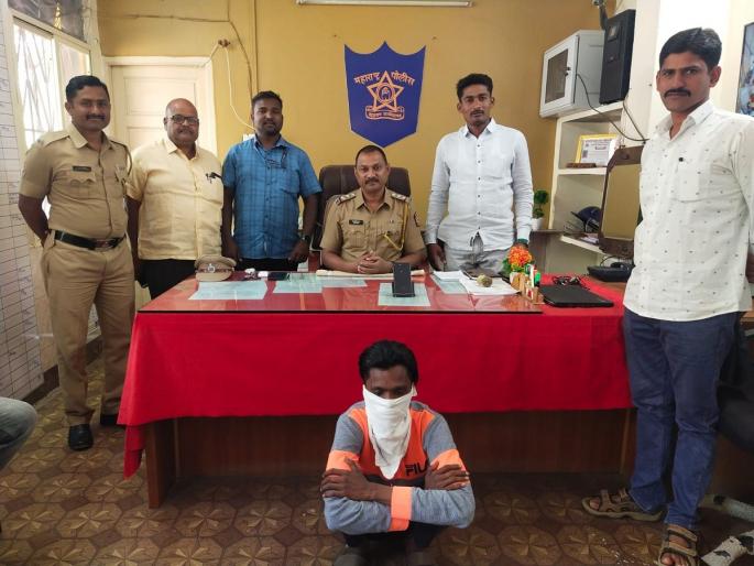 iPhone stolen for smoke ganja; Accused arrested within 24 hours in Beed | गांजा ओढायला पैसे नव्हते म्हणून चाेरला आयफोन; २४ तासांत आरोपी अटकेत iPhone stolen for smoke ganja; Accused arrested within 24 hours in Beed | गांजा ओढायला पैसे नव्हते म्हणून चाेरला आयफोन; २४ तासांत आरोपी अटकेत