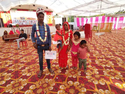 husband died 3 months ago 1 month of love and marriage all three children were involved | बाबो! 3 मुलांच्या आईने प्रियकरासोबत घेतल्या सप्तपदी; 3 महिन्यांपूर्वीच पतीचा झाला मृत्यू husband died 3 months ago 1 month of love and marriage all three children were involved | बाबो! 3 मुलांच्या आईने प्रियकरासोबत घेतल्या सप्तपदी; 3 महिन्यांपूर्वीच पतीचा झाला मृत्यू