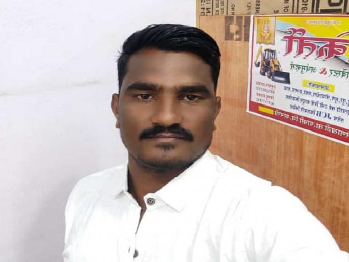 Unfortunate! While repairing the starter of the agricultural pump, there was sudden electric supply on, the young farmer died on the spot | दुर्दैवी! कृषिपंपाचे स्टार्टर दुरुस्त करताना अचानक वीज आली, तरुण शेतकऱ्याचा जागीच मृत्यू Unfortunate! While repairing the starter of the agricultural pump, there was sudden electric supply on, the young farmer died on the spot | दुर्दैवी! कृषिपंपाचे स्टार्टर दुरुस्त करताना अचानक वीज आली, तरुण शेतकऱ्याचा जागीच मृत्यू