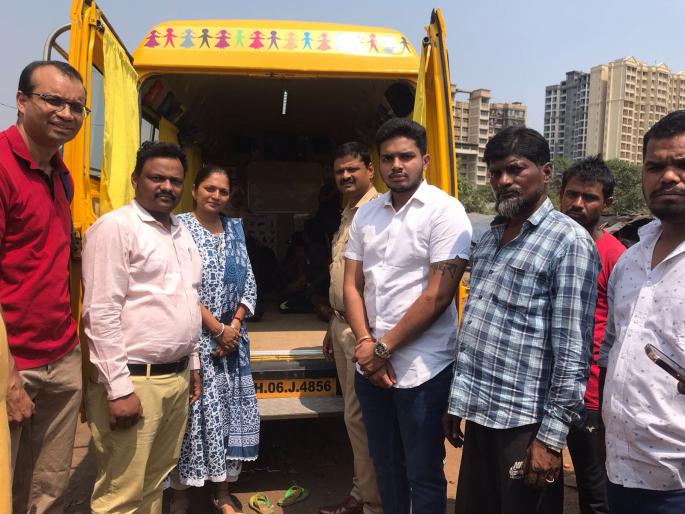 Education bus started for street children in Bhiwandi | भिवंडीत रस्त्यावरील मुलांसाठी शिक्षणाची गाडी सुरू Education bus started for street children in Bhiwandi | भिवंडीत रस्त्यावरील मुलांसाठी शिक्षणाची गाडी सुरू