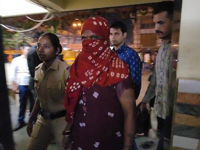 Drug dealer nabbed by police; Police succeeded in seizing 9 lakhs worth of goods | अंमली पदार्थ विकणाऱ्या महिलेला पोलिसांनी पकडले; ९ लाखांचा मुद्देमाल जप्त करण्यात पोलिसांना यश Drug dealer nabbed by police; Police succeeded in seizing 9 lakhs worth of goods | अंमली पदार्थ विकणाऱ्या महिलेला पोलिसांनी पकडले; ९ लाखांचा मुद्देमाल जप्त करण्यात पोलिसांना यश