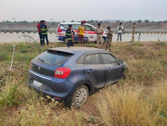 Accident on Samruddhi Mahamarg: Car overturns on 'Samruddhi' as driver loses control: Two injured | Samruddhi Mahamarg: चालकाचा ताबा सुटल्याने ‘समृद्धी’वर कार उलटली : दोघेजण जखमी Accident on Samruddhi Mahamarg: Car overturns on 'Samruddhi' as driver loses control: Two injured | Samruddhi Mahamarg: चालकाचा ताबा सुटल्याने ‘समृद्धी’वर कार उलटली : दोघेजण जखमी