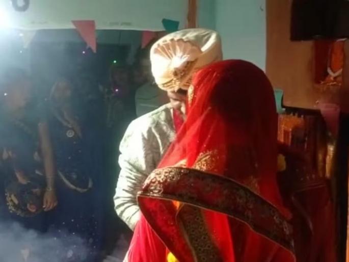 brother sister marriage girl marries her maternal uncle son in mirzapur | प्रेमासाठी काय पण! मामाचाच मुलगा पाहिजे; लग्नासाठी अडून बसली मुलगी; घेतल्या सप्तपदी अन्.... brother sister marriage girl marries her maternal uncle son in mirzapur | प्रेमासाठी काय पण! मामाचाच मुलगा पाहिजे; लग्नासाठी अडून बसली मुलगी; घेतल्या सप्तपदी अन्....