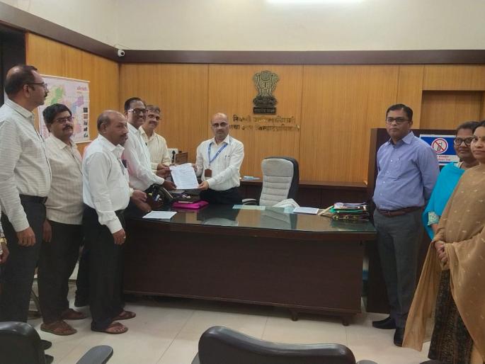 Tehsildar, Naib Tehsildar on indefinite strike from April 3 in amravati | अमरावतीत तहसीलदार, नायब तहसीलदारांचे ३ एप्रिलपासून बेमुदत कामबंद Tehsildar, Naib Tehsildar on indefinite strike from April 3 in amravati | अमरावतीत तहसीलदार, नायब तहसीलदारांचे ३ एप्रिलपासून बेमुदत कामबंद