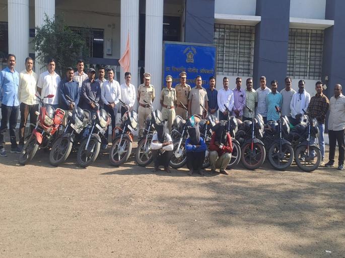 Ten cases of two-wheeler theft in Parbhani, Beed, Jalna revealed | परभणी, बीड, जालना येथील दुचाकी चोरीचे दहा गुन्हे उघड Ten cases of two-wheeler theft in Parbhani, Beed, Jalna revealed | परभणी, बीड, जालना येथील दुचाकी चोरीचे दहा गुन्हे उघड