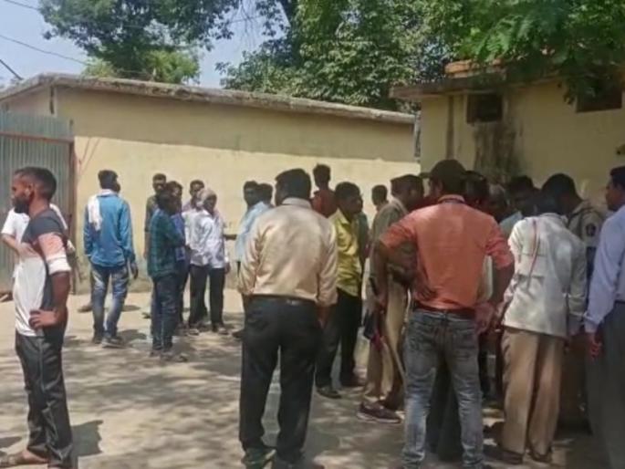 Four killed in truck collision; The deceased included father and son in gondia | गोंदियात ट्रकच्या धडकेत तीन जण ठार; मृतकांमध्ये वडील व मुलाचा समावेश Four killed in truck collision; The deceased included father and son in gondia | गोंदियात ट्रकच्या धडकेत तीन जण ठार; मृतकांमध्ये वडील व मुलाचा समावेश