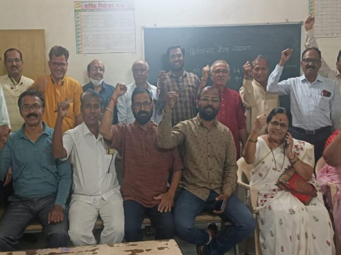 Artists agitate for the reconstruction of Jalana Municipal Krushanarao Phulmbrikar Theater | नगरपालिकेच्या कृष्णराव फुलंब्रीकर नाट्यगृहाच्या पुनर्निर्माणासाठी सरसावले कलाकार Artists agitate for the reconstruction of Jalana Municipal Krushanarao Phulmbrikar Theater | नगरपालिकेच्या कृष्णराव फुलंब्रीकर नाट्यगृहाच्या पुनर्निर्माणासाठी सरसावले कलाकार