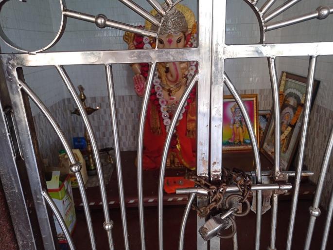 Silver idol of Lord Ganesha, money in donation box cleared; Incident at Chintamani temple in Mantha taluka | गणपतीची चांदीची मूर्ती, दानपेटीतील रक्कम साफ; मंठा तालुक्यातील चिंतामणी मंदिरातील घटना Silver idol of Lord Ganesha, money in donation box cleared; Incident at Chintamani temple in Mantha taluka | गणपतीची चांदीची मूर्ती, दानपेटीतील रक्कम साफ; मंठा तालुक्यातील चिंतामणी मंदिरातील घटना