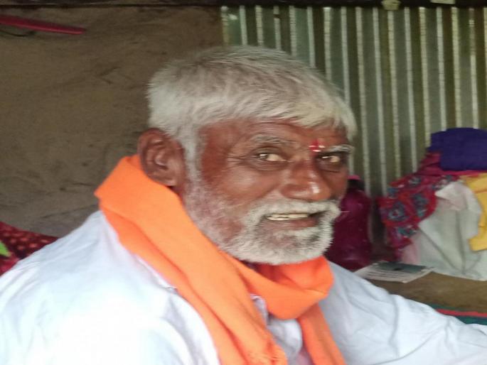 In the rain, the shelter of the tree came to life; A farmer died due to lightning, two goats were also killed | पावसात झाडाचा आसरा जीवावर बेतला; वीज कोसळून शेतकऱ्याचा मृत्यू, दोन शेळ्याही दगावल्या In the rain, the shelter of the tree came to life; A farmer died due to lightning, two goats were also killed | पावसात झाडाचा आसरा जीवावर बेतला; वीज कोसळून शेतकऱ्याचा मृत्यू, दोन शेळ्याही दगावल्या