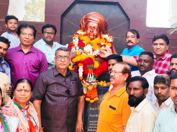 Bharat Ratna should be given posthumously to Savitribai-Mahatma Phule; Congress demand | सावित्रीबाई-महात्मा फुलेंना मरणोत्तर भारतरत्न द्यावा; काँग्रेसची मागणी Bharat Ratna should be given posthumously to Savitribai-Mahatma Phule; Congress demand | सावित्रीबाई-महात्मा फुलेंना मरणोत्तर भारतरत्न द्यावा; काँग्रेसची मागणी