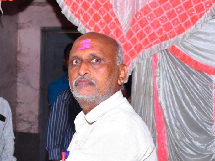 Cashier has heart attack at bank; Death occurred during treatment | कर्तव्य पार पाडत असताना कॅशियरला बँकेत हृदयविकाराचा झटका; उपचारादरम्यान झाला मृत्यू Cashier has heart attack at bank; Death occurred during treatment | कर्तव्य पार पाडत असताना कॅशियरला बँकेत हृदयविकाराचा झटका; उपचारादरम्यान झाला मृत्यू