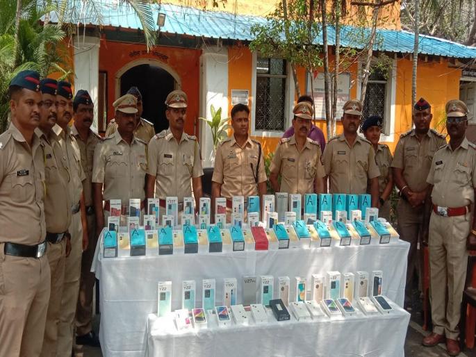 Stolen mobile phones worth 23 lakhs caught; Accused from Malegaon, Mumbai arrested | चोरीस गेलेले २३ लाखांचे मोबाईल पकडले; मालेगाव, मुंबईच्या आरोपींना अटक Stolen mobile phones worth 23 lakhs caught; Accused from Malegaon, Mumbai arrested | चोरीस गेलेले २३ लाखांचे मोबाईल पकडले; मालेगाव, मुंबईच्या आरोपींना अटक