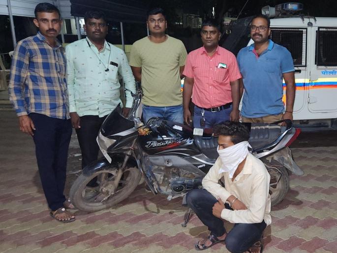 IPL match betting plan foiled by police; 1 lakh worth of money seized | आयपीएल मॅचवरील सट्ट्याचा डाव पोलिसांनी उधळला ;१ लाखाचा मुद्देमाल जप्त IPL match betting plan foiled by police; 1 lakh worth of money seized | आयपीएल मॅचवरील सट्ट्याचा डाव पोलिसांनी उधळला ;१ लाखाचा मुद्देमाल जप्त