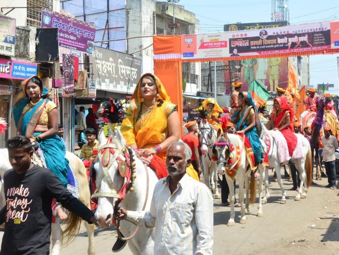 Chhatrapati Shivarai Kesari wrestling tournament procession with horses, elephants and drums, tasha, trumpets, halgi | घोडे, हत्तीसह ढोल, ताशा, तुतारी, हलगीच्या निनादात छत्रपती शिवराय केसरी कुस्ती स्पर्धेची शोभायात्रा Chhatrapati Shivarai Kesari wrestling tournament procession with horses, elephants and drums, tasha, trumpets, halgi | घोडे, हत्तीसह ढोल, ताशा, तुतारी, हलगीच्या निनादात छत्रपती शिवराय केसरी कुस्ती स्पर्धेची शोभायात्रा