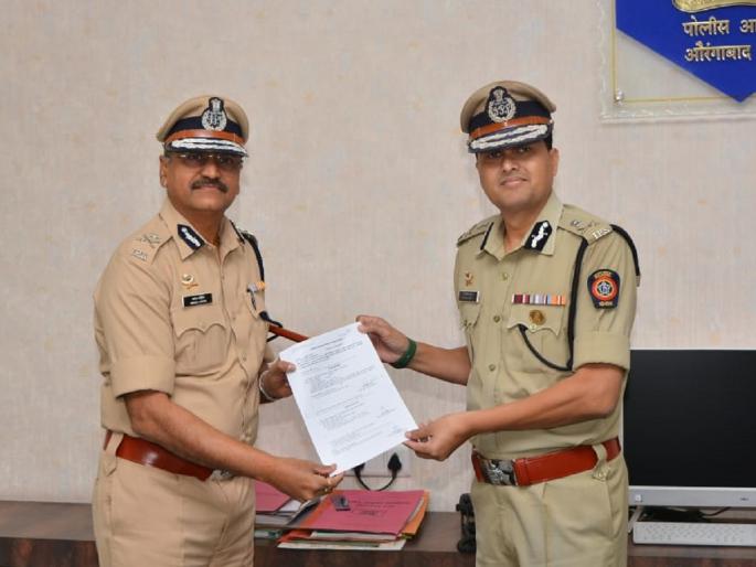 Chhatrapati Sambhajinagar's new police commissioner Manoj Lohia joins | छत्रपती संभाजीनगरचे नवे पोलिस आयुक्त मनोज लोहिया रुजू; लोकाभिमूख काम करण्याची ग्वाही Chhatrapati Sambhajinagar's new police commissioner Manoj Lohia joins | छत्रपती संभाजीनगरचे नवे पोलिस आयुक्त मनोज लोहिया रुजू; लोकाभिमूख काम करण्याची ग्वाही