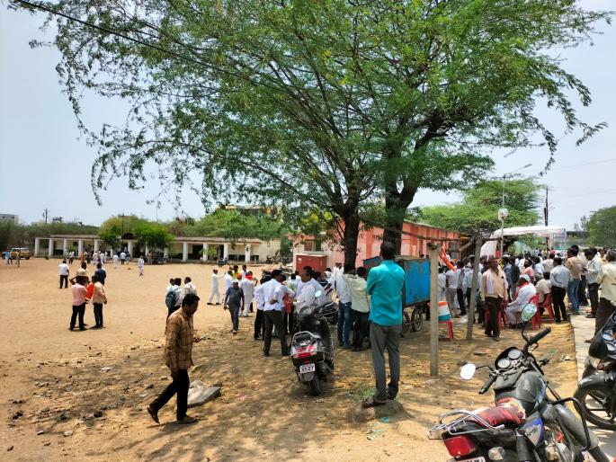 95 percent polling for Partur, Ghansawangi Bazar Samiti | परतूर, घनसावंगी बाजार समितीसाठी ९५ टक्के मतदान 95 percent polling for Partur, Ghansawangi Bazar Samiti | परतूर, घनसावंगी बाजार समितीसाठी ९५ टक्के मतदान