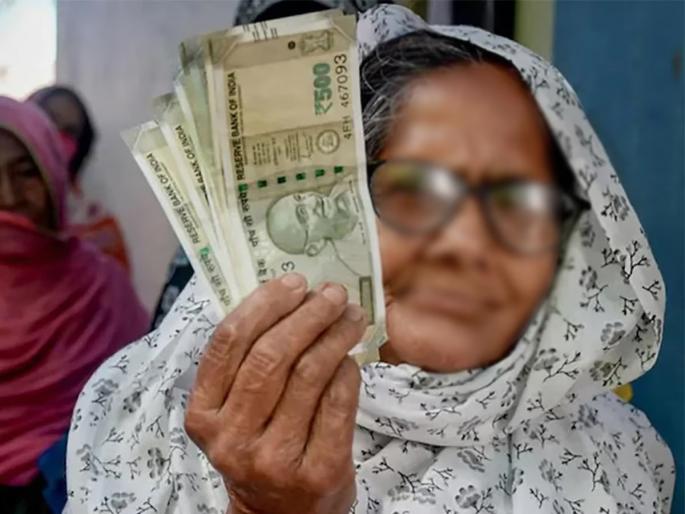 85 year old woman stops getting pension govt authorities declared dead in ajmer | निष्काळजीपणाचा कळस! जिवंत महिलेला केलं मृत घोषित; पेन्शन मागितल्यावर अधिकारी म्हणाले... 85 year old woman stops getting pension govt authorities declared dead in ajmer | निष्काळजीपणाचा कळस! जिवंत महिलेला केलं मृत घोषित; पेन्शन मागितल्यावर अधिकारी म्हणाले...
