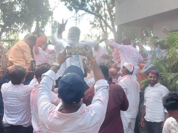 In Manmad, Shinde group gets a shock, Mahavikas Aghadi has a majority | मनमाडमध्ये शिंदे गटाला धक्का, महाविकास आघाडीला बहुमत In Manmad, Shinde group gets a shock, Mahavikas Aghadi has a majority | मनमाडमध्ये शिंदे गटाला धक्का, महाविकास आघाडीला बहुमत