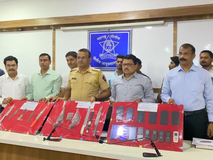 The trio who committed robbery at knifepoint at night are jailed, thane | रात्रीच्या वेळी चाकूच्या धाकावर जबरी चोरी करणारे त्रिकुट जेरबंद! The trio who committed robbery at knifepoint at night are jailed, thane | रात्रीच्या वेळी चाकूच्या धाकावर जबरी चोरी करणारे त्रिकुट जेरबंद!