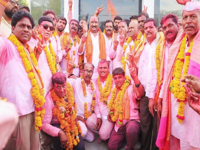 APMC Election: Leaving BJP, Sandipan Bhumre fought alone, Mahavikas Aghadi blew up | APMC Election: बीजेपीला सोडत भुमरे एकटे लढले, महाविकास आघाडीचा धुव्वा उडवला APMC Election: Leaving BJP, Sandipan Bhumre fought alone, Mahavikas Aghadi blew up | APMC Election: बीजेपीला सोडत भुमरे एकटे लढले, महाविकास आघाडीचा धुव्वा उडवला