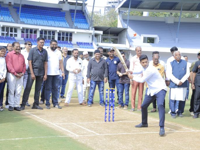 Eknath Shinde Cricket Club (A) Srikanth Shinde batted in the second round | एकनाथ शिंदे क्रिकेट क्लब (अ) दुसऱ्या फेरीत श्रीकांत शिंदेंनी केली फटकेबाजी Eknath Shinde Cricket Club (A) Srikanth Shinde batted in the second round | एकनाथ शिंदे क्रिकेट क्लब (अ) दुसऱ्या फेरीत श्रीकांत शिंदेंनी केली फटकेबाजी