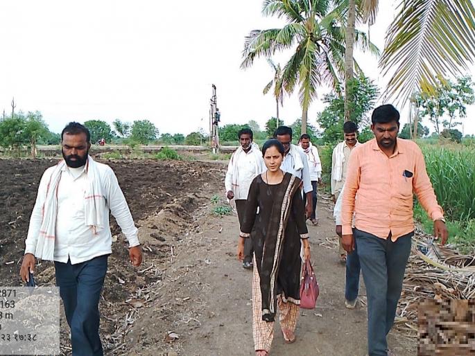Leopards in Borghavan Shivar; An atmosphere of fear among the villagers | बोरगव्हाण शिवारात बिबट्याचा वावर; ग्रामस्थांमध्ये भीतीचे वातावरण Leopards in Borghavan Shivar; An atmosphere of fear among the villagers | बोरगव्हाण शिवारात बिबट्याचा वावर; ग्रामस्थांमध्ये भीतीचे वातावरण