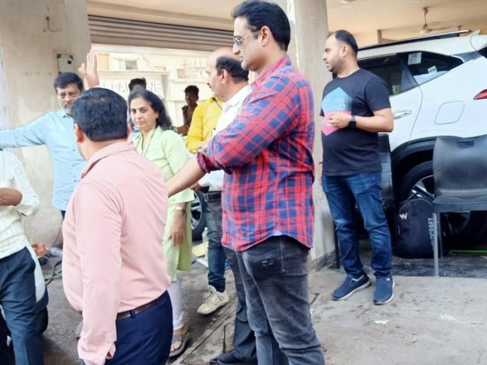 Action against road troublemaker in Ulhasnagar; Penalty recovery of 48 thousand in 2 hours | उल्हासनगरातील रस्ता कोंडी करणाऱ्यावर कारवाई; २ तासात ४८ हजाराची दंडात्मक वसुली Action against road troublemaker in Ulhasnagar; Penalty recovery of 48 thousand in 2 hours | उल्हासनगरातील रस्ता कोंडी करणाऱ्यावर कारवाई; २ तासात ४८ हजाराची दंडात्मक वसुली