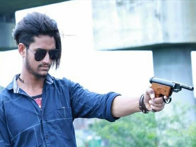 Abandoning the gun and taking a pen, the accused tried to escape when he felt transformed | बंदूक सोडून हाती पेन घेतला, परिवर्तन झाल्याचे वाटत असतानाच आरोपीचा पळून जाण्याचा प्रयत्न Abandoning the gun and taking a pen, the accused tried to escape when he felt transformed | बंदूक सोडून हाती पेन घेतला, परिवर्तन झाल्याचे वाटत असतानाच आरोपीचा पळून जाण्याचा प्रयत्न