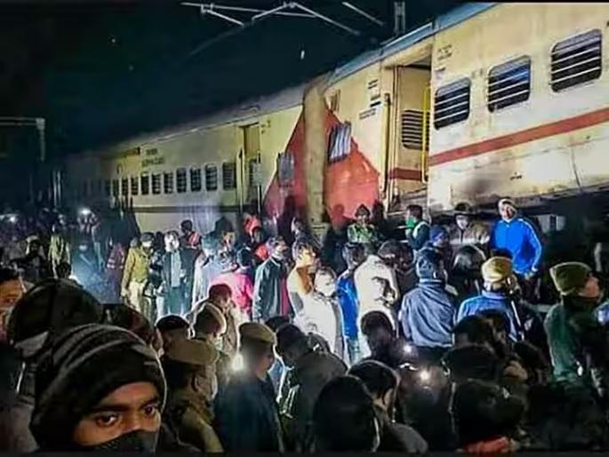 odisha train accident coromandel express eye witness statement | Odisha Train Accident : "ट्रेनमध्ये बसलो होतो, अचानक..."; कोरोमंडल एक्स्प्रेसमधील प्रवाशाने सांगितलं नेमकं काय घडलं? odisha train accident coromandel express eye witness statement | Odisha Train Accident : "ट्रेनमध्ये बसलो होतो, अचानक..."; कोरोमंडल एक्स्प्रेसमधील प्रवाशाने सांगितलं नेमकं काय घडलं?