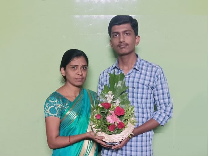 MHT CET Result: Chaitanya scored 100 percentile by studying online and mothers guidance | MHT CET Result: आईचे मार्गदर्शन अन् ऑनलाईन शिक्षण घेत चैतन्यने मिळवले १०० पर्सेटाईल MHT CET Result: Chaitanya scored 100 percentile by studying online and mothers guidance | MHT CET Result: आईचे मार्गदर्शन अन् ऑनलाईन शिक्षण घेत चैतन्यने मिळवले १०० पर्सेटाईल