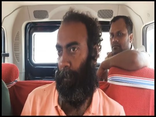 bhagalpur man missing and kidnapped found eating and begging in noida | अजबच! 4 महिन्यांपूर्वी लग्नातून अचानक बेपत्ता झाला, आता भीक मागून मोमोज खाताना सापडला bhagalpur man missing and kidnapped found eating and begging in noida | अजबच! 4 महिन्यांपूर्वी लग्नातून अचानक बेपत्ता झाला, आता भीक मागून मोमोज खाताना सापडला