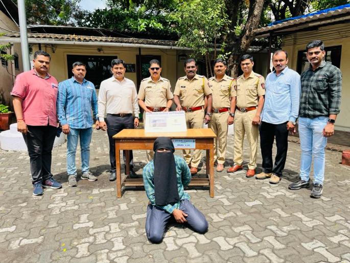 A country-made pistol and two live cartridges seized from Bhiwandi | भिवंडीत देशी बनावटीचे पिस्तूल व दोन जिवंत काडतूस जप्त A country-made pistol and two live cartridges seized from Bhiwandi | भिवंडीत देशी बनावटीचे पिस्तूल व दोन जिवंत काडतूस जप्त