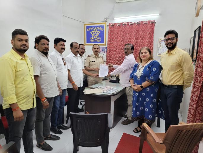 Shiv Sena demands traffic police to remove inconvenience caused to citizens due to closure of Gokhale bridge | गोखले पूल बंद असल्याने नागरिकांची होणारी गैरसोय दूर करा, शिवसेनेची वाहतूक पोलिसांकडे मागणी Shiv Sena demands traffic police to remove inconvenience caused to citizens due to closure of Gokhale bridge | गोखले पूल बंद असल्याने नागरिकांची होणारी गैरसोय दूर करा, शिवसेनेची वाहतूक पोलिसांकडे मागणी