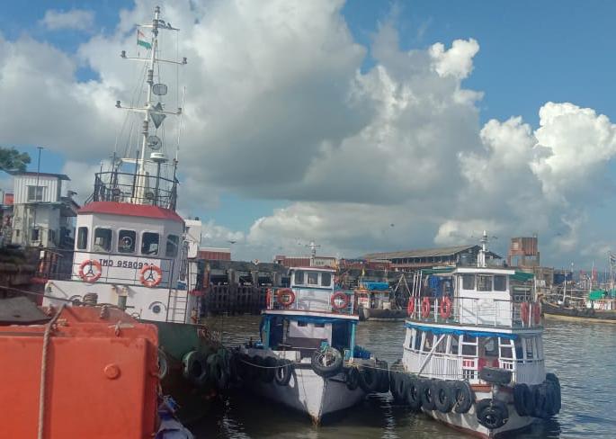 Mora-Bhau dhakka, JNPA launches passenger services on sea route eight days ahead of schedule | मोरा-भाऊचा धक्का, जेएनपीए सागरी मार्गावरील प्रवासी लाँच सेवा आठ दिवसांनी पुर्ववत Mora-Bhau dhakka, JNPA launches passenger services on sea route eight days ahead of schedule | मोरा-भाऊचा धक्का, जेएनपीए सागरी मार्गावरील प्रवासी लाँच सेवा आठ दिवसांनी पुर्ववत