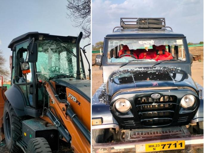 Hooliganism at windmill site; Vehicles vandalized, workers severely beaten | पवनचक्कीच्या साईटवर गुंडागर्दी; वाहनांची ताेडफाेड, कामगारांना जबर मारहाण Hooliganism at windmill site; Vehicles vandalized, workers severely beaten | पवनचक्कीच्या साईटवर गुंडागर्दी; वाहनांची ताेडफाेड, कामगारांना जबर मारहाण