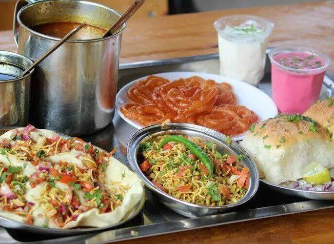 The food streets of Nashik will now be attractive and clean | नाशिकच्या खाऊगल्ल्या आता आकर्षक अन् स्वच्छ होणार; क्लीन स्ट्रीट फुड हबसाठी निवड The food streets of Nashik will now be attractive and clean | नाशिकच्या खाऊगल्ल्या आता आकर्षक अन् स्वच्छ होणार; क्लीन स्ट्रीट फुड हबसाठी निवड