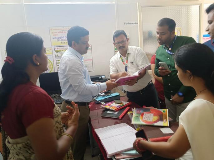 Discussion of latur pattern in health department too; Gadchiroli ZP team admitted for study | आरोग्य विभागातही लातुर पॅटर्नची चर्चा; गडचिरोली झेडपीच्या पथकाचा पाहणी, अभ्यास दौरा Discussion of latur pattern in health department too; Gadchiroli ZP team admitted for study | आरोग्य विभागातही लातुर पॅटर्नची चर्चा; गडचिरोली झेडपीच्या पथकाचा पाहणी, अभ्यास दौरा