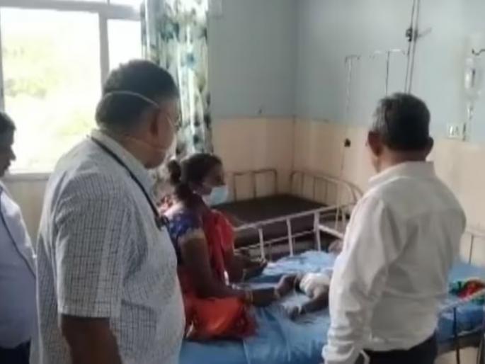 father allegations against private hospital child need to cut off hand doctor said false accusation | मोठा निष्काळजीपणा! रुग्णालयात मुलावर चुकीचे उपचार, हात कापण्याची वेळ; वडिलांचा आरोप
