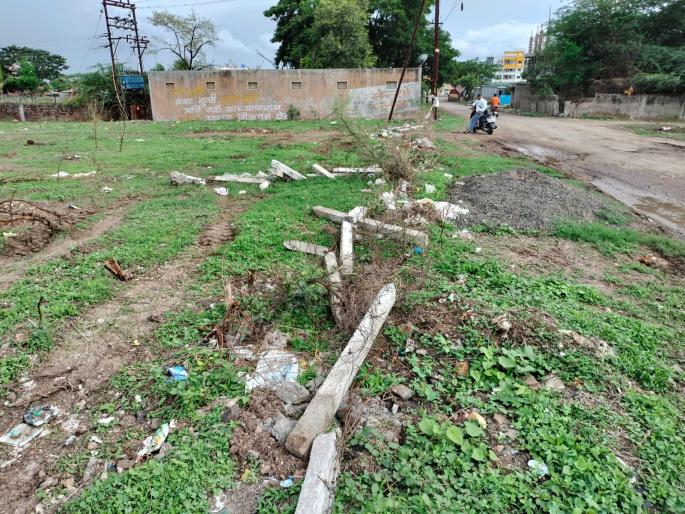 An attempt to grab 30 guntas of land in the ahmednagar | अहमदनगरमध्ये ३० गुंठे जागा बळकावण्याचा प्रयत्न An attempt to grab 30 guntas of land in the ahmednagar | अहमदनगरमध्ये ३० गुंठे जागा बळकावण्याचा प्रयत्न