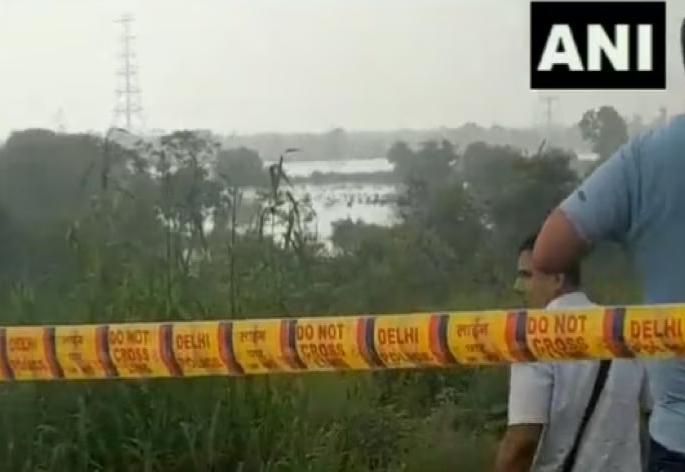 delhi crime news woman body found near geeta colony flyover like shraddha walkar murder case | दिल्ली हादरली! पुन्हा श्रद्धासारखं हत्याकांड?; उड्डाणपुलाजवळ सापडले महिलेच्या मृतदेहाचे तुकडे delhi crime news woman body found near geeta colony flyover like shraddha walkar murder case | दिल्ली हादरली! पुन्हा श्रद्धासारखं हत्याकांड?; उड्डाणपुलाजवळ सापडले महिलेच्या मृतदेहाचे तुकडे
