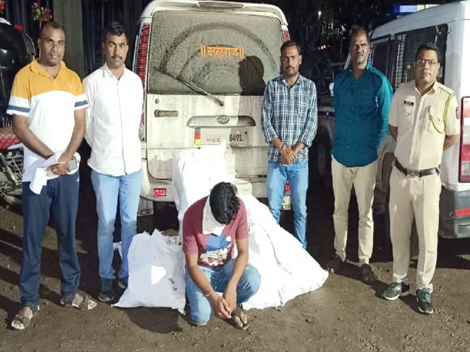 Sale of illegal Gutkha in Selu, goods worth five and a half lakhs seized | सेलूत अवैध गुटखा विक्रीवर कारवाई, साडेपाच लाखांचा मुद्देमाल जप्त Sale of illegal Gutkha in Selu, goods worth five and a half lakhs seized | सेलूत अवैध गुटखा विक्रीवर कारवाई, साडेपाच लाखांचा मुद्देमाल जप्त