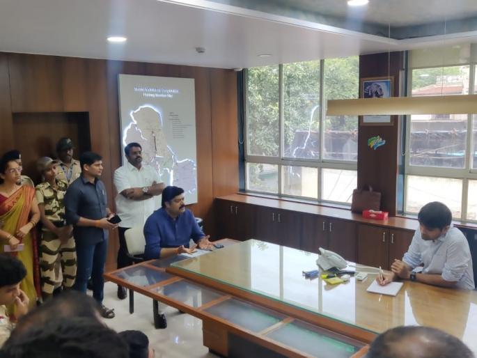 Garbage crisis in Thane city again; The Bhandari project was shut down by the locals along with the MNS | भंडार्ली प्रकल्पासाठी आता एक आठवड्याचा अल्टिमेटम, अन्यथा... Garbage crisis in Thane city again; The Bhandari project was shut down by the locals along with the MNS | भंडार्ली प्रकल्पासाठी आता एक आठवड्याचा अल्टिमेटम, अन्यथा...