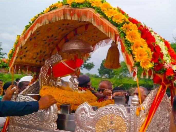 Dindi ceremony of Shri Sant Gajanan Maharaj in Buldhana district on Sunday | संत येती घरा तोची दिवाळी, दसरा; श्री संत गजानन महाराजांचा दिंडी सोहळा रविवारी बुलढाणा जिल्ह्यात Dindi ceremony of Shri Sant Gajanan Maharaj in Buldhana district on Sunday | संत येती घरा तोची दिवाळी, दसरा; श्री संत गजानन महाराजांचा दिंडी सोहळा रविवारी बुलढाणा जिल्ह्यात