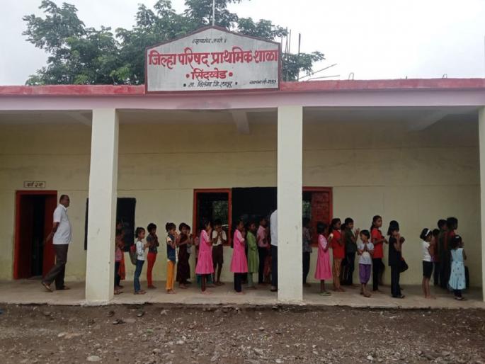 Close private institutions and save ZP schools; Discussion of resolution of Sindkhed Gram Panchayat | गावातील खाजगी संस्था बंद करा अन् ZP शाळा वाचवा; सिंदखेड ग्रामपंचायतीच्या ठरावाची चर्चा Close private institutions and save ZP schools; Discussion of resolution of Sindkhed Gram Panchayat | गावातील खाजगी संस्था बंद करा अन् ZP शाळा वाचवा; सिंदखेड ग्रामपंचायतीच्या ठरावाची चर्चा
