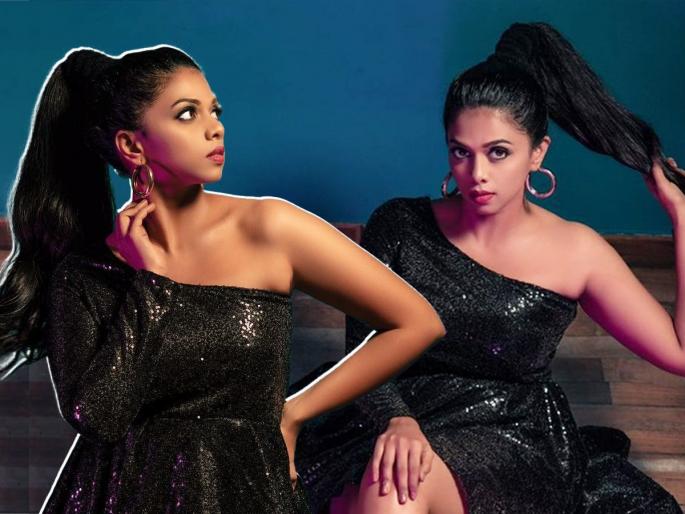 Barbie in Black! Rituja Bagwe is getting bolder day by day see her new look | बार्बी इन ब्लॅक! दिवसेंदिवस बोल्ड होतीये ऋतुजा बागवे; नव्या लूकला दिला हॉटनेसचा तडका Barbie in Black! Rituja Bagwe is getting bolder day by day see her new look | बार्बी इन ब्लॅक! दिवसेंदिवस बोल्ड होतीये ऋतुजा बागवे; नव्या लूकला दिला हॉटनेसचा तडका