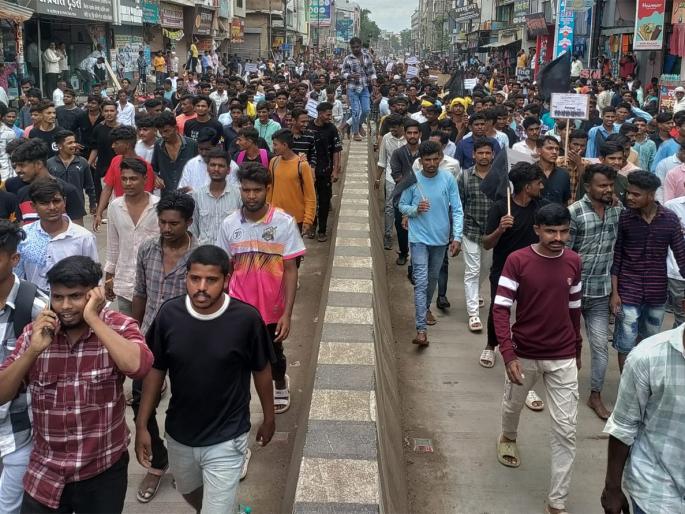 March in Shirpur to protest the incident in Manipur state, Sangvi roadblock | मणिपूर राज्यातील घटनेच्या निषेधार्थ शिरपुरात मोर्चा, सांगवीला रास्तारोको March in Shirpur to protest the incident in Manipur state, Sangvi roadblock | मणिपूर राज्यातील घटनेच्या निषेधार्थ शिरपुरात मोर्चा, सांगवीला रास्तारोको