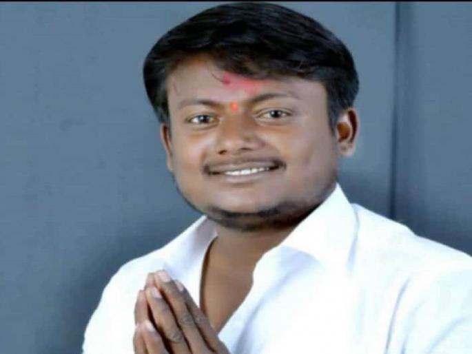 A young man was crushed by a speeding vehicle while crossing the road | रस्ता क्रॉस करताना भरधाव वाहनाने तरुणास चिरडले A young man was crushed by a speeding vehicle while crossing the road | रस्ता क्रॉस करताना भरधाव वाहनाने तरुणास चिरडले