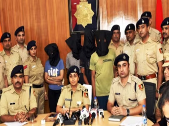 shimla charas and drugs racket in chandigarh two himachali peddlers arrested by police | धक्कादायक! गर्लफ्रेंड अन् लक्झरी लाईफसाठी इंजिनियर बनला ड्रग्स स्मगलर; 'असा' झाला पर्दाफाश shimla charas and drugs racket in chandigarh two himachali peddlers arrested by police | धक्कादायक! गर्लफ्रेंड अन् लक्झरी लाईफसाठी इंजिनियर बनला ड्रग्स स्मगलर; 'असा' झाला पर्दाफाश